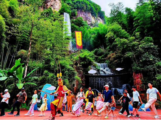 破暑焕新・趣游仙界│张旅集团：“界界破冰计划”
